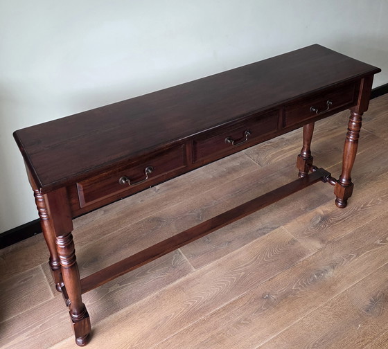 Image 1 of Engelse mahonie sidetable met 3 laden
