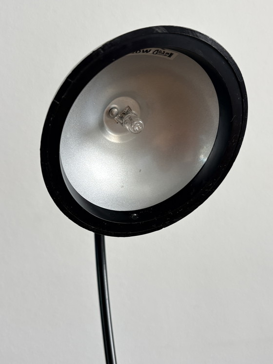 1980er-90er Postmoderne Space Age Tischlampe – Schwarz – Tischlampen, Metal, Plastic (photo 6 of 12)