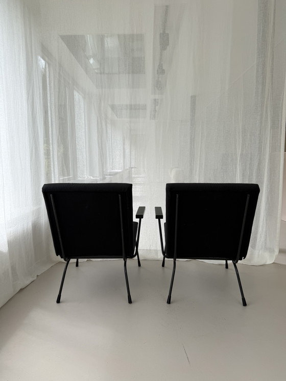 Image 1 of Zwei Sessel Gispen Modell 1401, entworfen von Wim Rietveld im Jahr 1954.