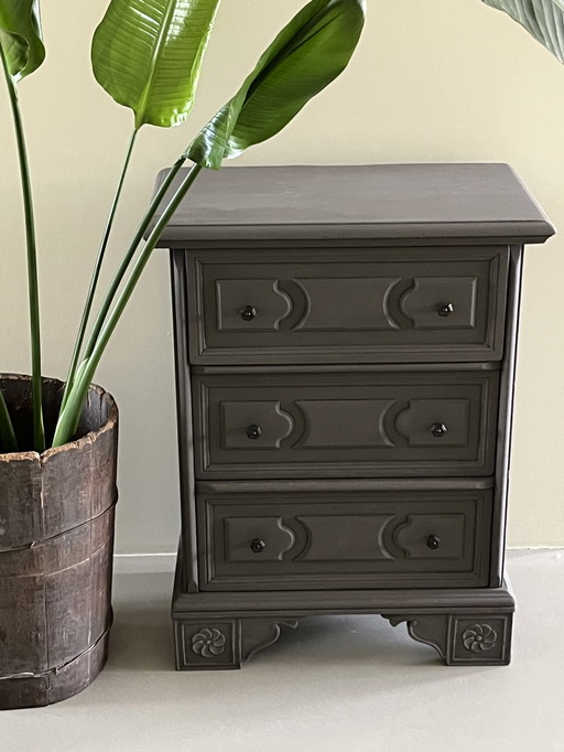 Meuble ancien à 3 tiroirs