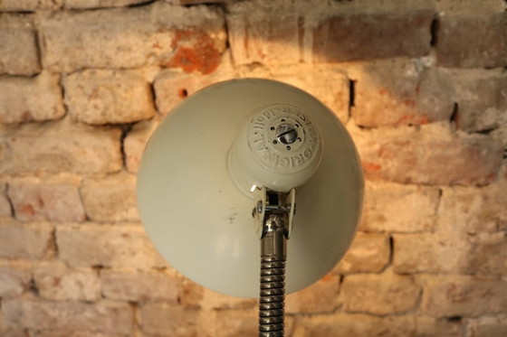 Image 1 of Kaiser Idell 6561 tafellamp in crèmewit * reliëf kathedraal * Bauhaus * jaren 1950 * Mid-Century * Vintage