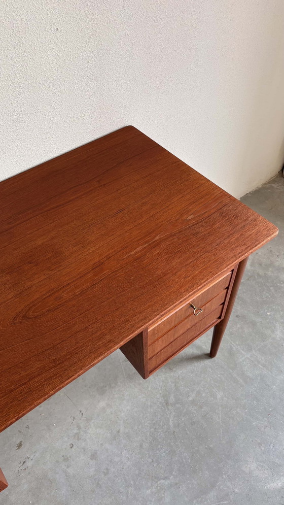 Image 1 of Bureau vintage danois (2 faces) Teck