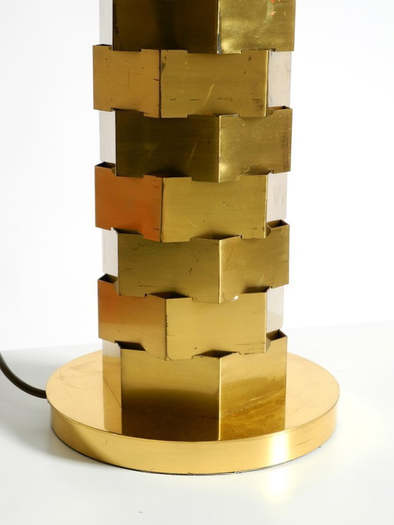 Image 1 of Einzigartige große Messing-Tischlampe aus den 1960er Jahren von den Vereinigten Werkstätten mit beleuchtetem Sockel