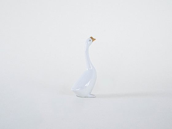 Image 1 of Figurine d'oie en porcelaine, design hongrois, années 1960, fabriquée par Holloháza