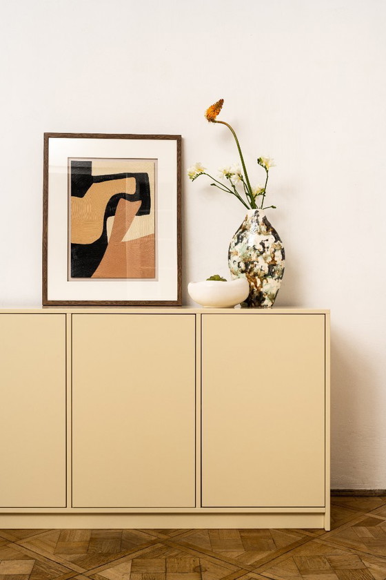 Image 1 of Botergeel dressoir van Itodi