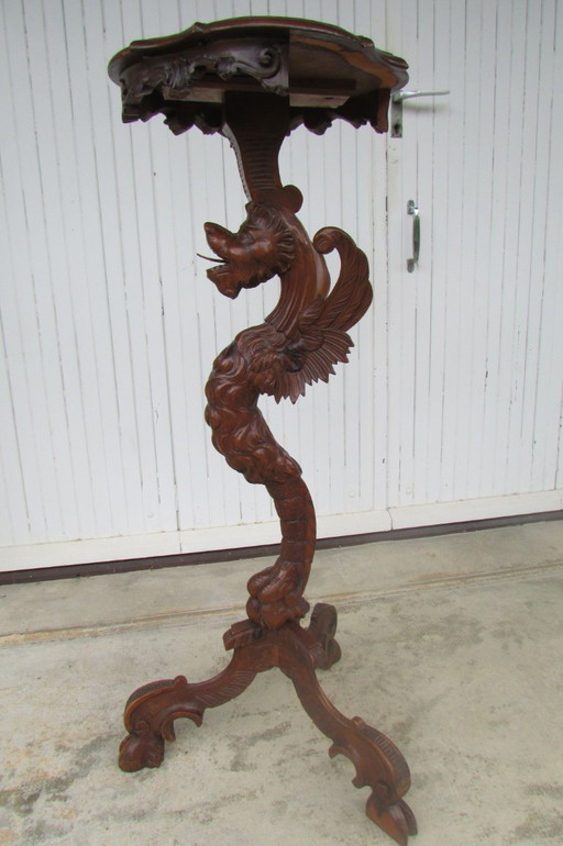 Sellette guéridon néo-gothique, pied dragon