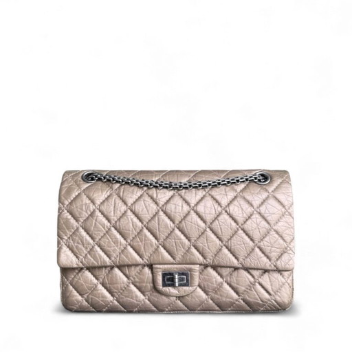 Chanel 2.55 Reissue 226 - Piel de becerro envejecida acolchada, herrajes de bronce rutenio y plata, Serie 17