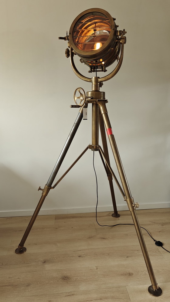 Image 1 of Eichholtz Royal Master Sealight | Luxe Maritieme Vloerlamp in Vintage Messing