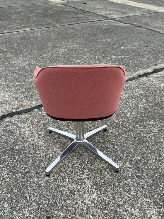 Image 1 of Vitra Softshell 4-Poots Aluminium