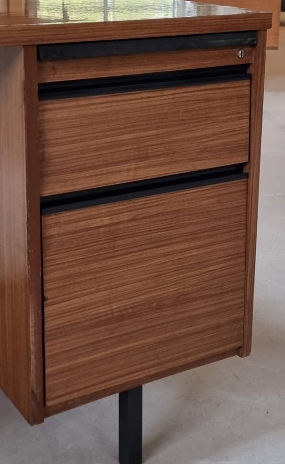 Image 1 of bureau des années 70