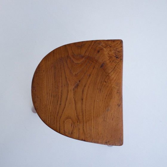 Image 1 of Set aus zwei handgeschnitzten Holzhockern mit geformten Sitzflächen