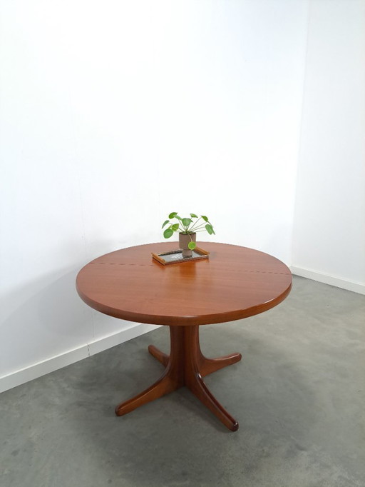 Round oval teak extendable dining table vintage