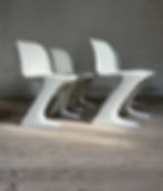 Sedie Kangourou bianche vintage di Ernst Moeckl – Chaise longue, Space Age (photo 17 of 28)