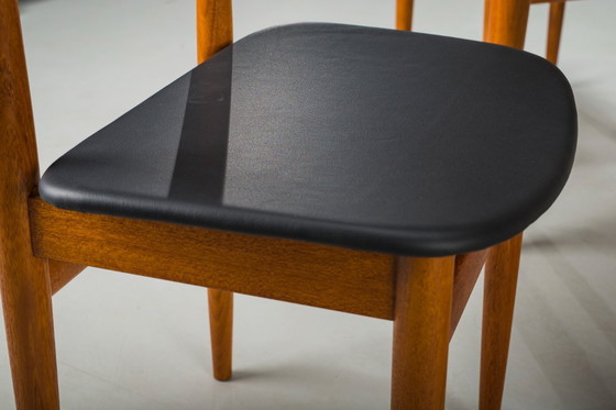 Image 1 of Mesa de comedor extensible y sillas danesas de teca de Hans Olsen para Frem Røjle, años 60, juego de 7