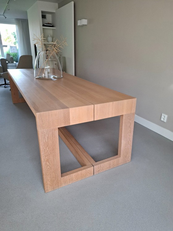 Image 1 of Maas dining table for Odesi