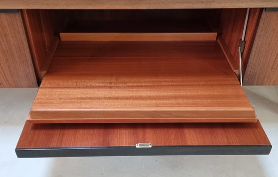 Image 1 of Credenza bassa di metà secolo