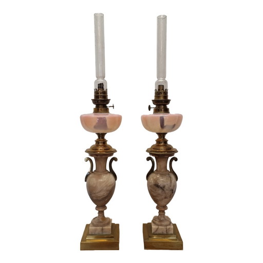 Lampes à huile françaises anciennes sur urne en marbre, 2e moitié du 19e siècle