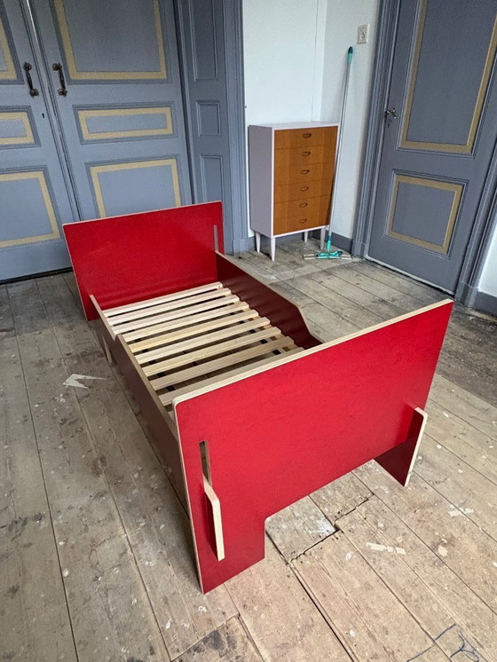 Image 1 of Lit Nils Holger Moormann contreplaqué de bouleau rouge