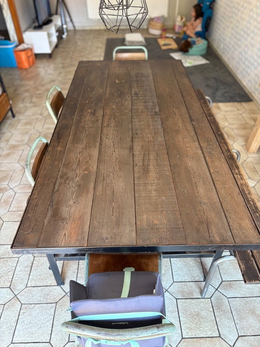 Mesa industrial en madera y acero