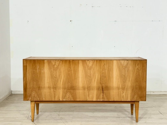 Image 1 of Aparador Hellerau serie 602 – diseño clásico de mediados de siglo – fresno
