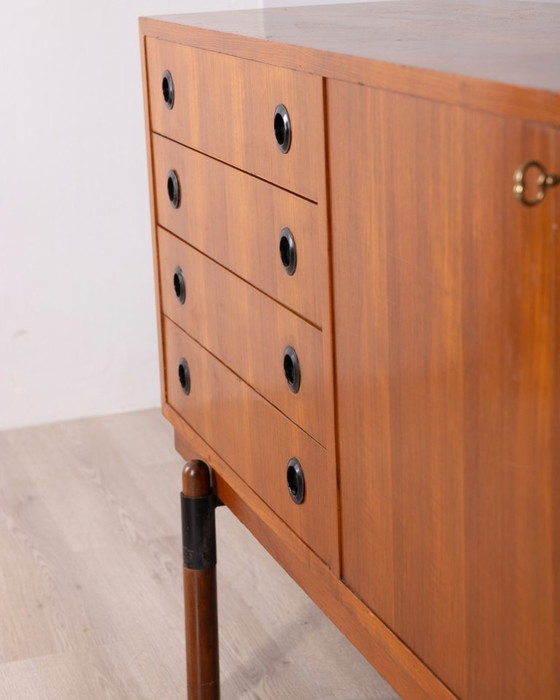 Image 1 of Credenza vintage anni '60 in legno di teak, design italiano.