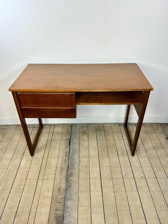 Image 1 of Scrivania vintage scandinava in teak degli anni '60