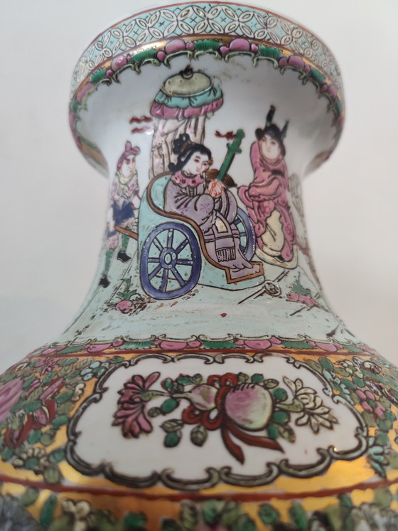 Image 1 of Chinese Republic-era vase (1915–1935) – Guangxu mark – Hzü enamel – Hand-painted Famille Rose – Art Deco