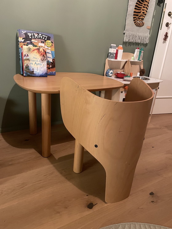Image 1 of Escritorio infantil con silla de elefante