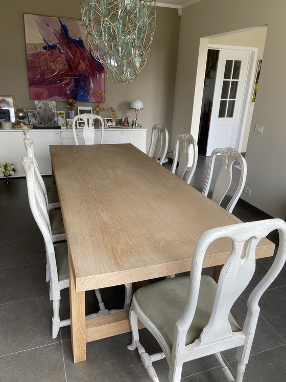 Image 1 of Robuuste eetkamertafel met 8 rococo stijl stoelen 