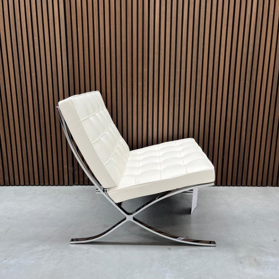 Image 1 of Knoll Barcelona chair classic - Bianco leather