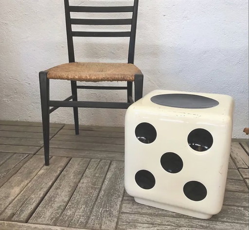 Dé géant en fibre de verre