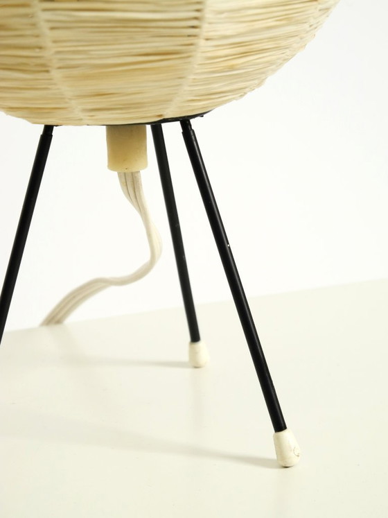 Image 1 of Beautiful mid-century modern tripod raffia table night lamp in very good vintage condition