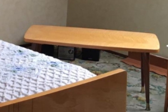 Image 1 of Letto d'epoca con armadio, toletta e tavolino