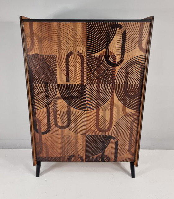 Image 1 of Vintage walnoten garderobekast, 1970