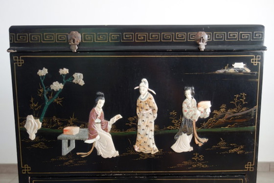 Image 1 of Meuble chinois de rangement à incrustation de pierres dures, Chine milieu XXème