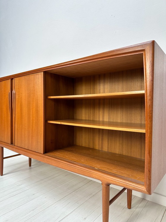 Image 1 of Dänisches Teak-Highboard aus den 1960er Jahren von Axel Christensen für ACO Møbler – Mid-Century-Schrank mit Schiebetüren