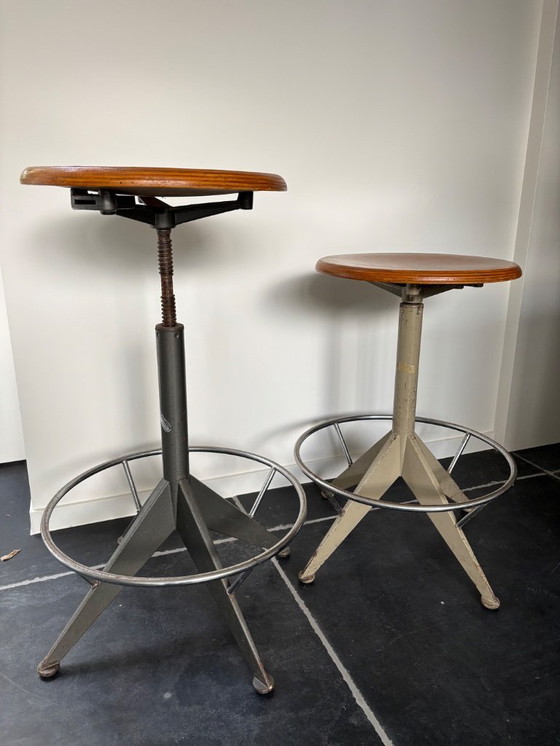 Image 1 of 2 Italiaanse industriële krukjes 