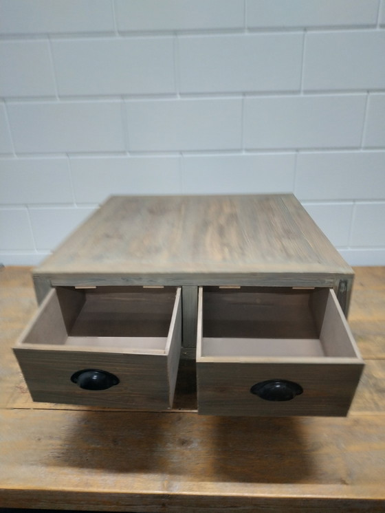 Image 1 of Table basse mobile industrielle ou table basse végétale avec 4 tiroirs