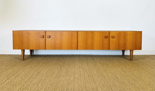 Scandinavisch dressoir van teakhout, 1960