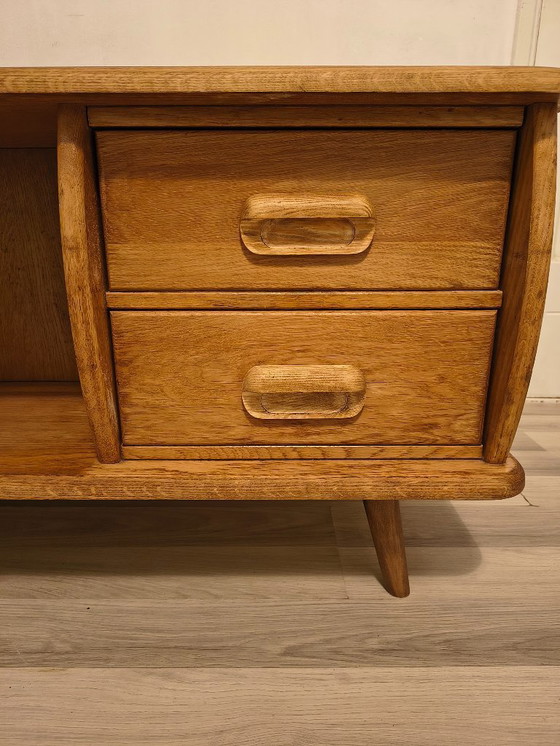 Image 1 of Couchtisch/Fernsehtisch aus massiver Eiche, 1960er Jahre