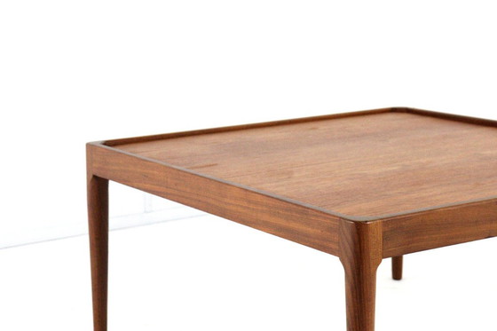 Image 1 of Table basse carrée à plateau réversible, vintage « Hilleberg »