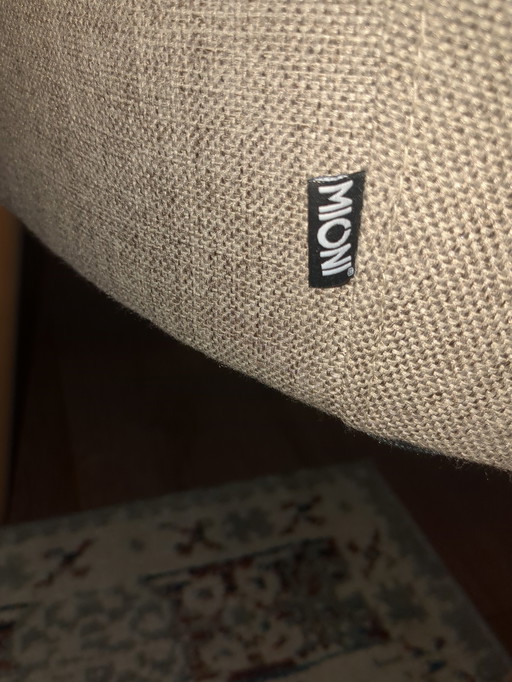 Vier Mioni eetkamerstoelen 