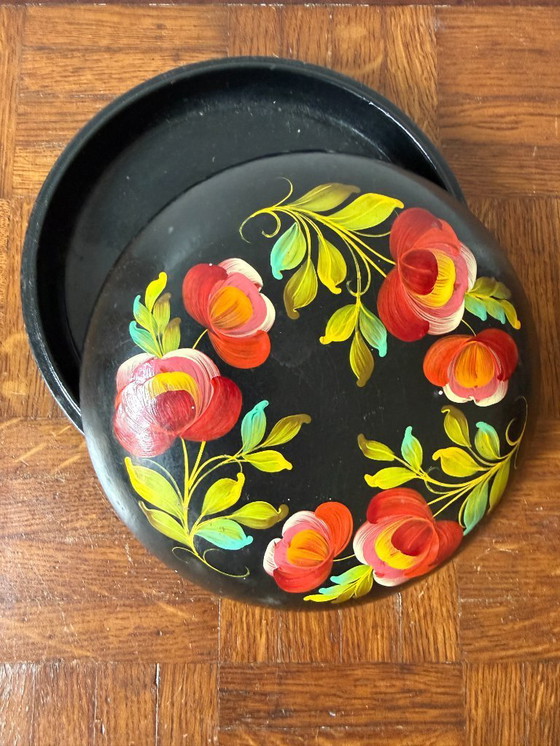 Image 1 of Boîte en bois peinte à la main – artisanat russe