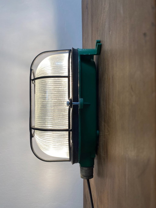 Applique murale industrielle vintage KPA 262, années 1970 – wandlampen, Glass, Metal (photo 2 of 10)