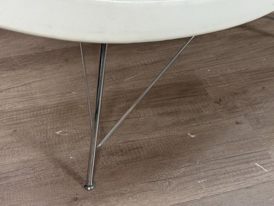 Image 1 of Vitra Coco blanco