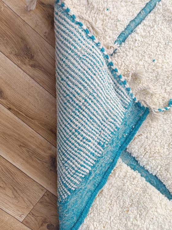 Alfombra bereber marroquí tejida a mano, azul y blanca, 2/3 m – Ahrend, Wool (photo 4 of 9)