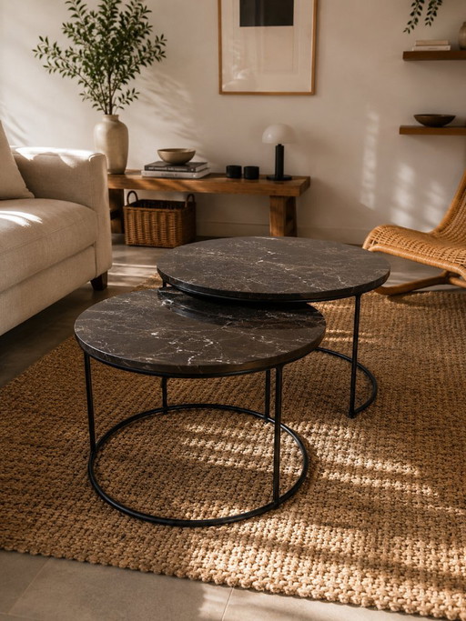 Set van in elkaar passende salontafels van Juntoo – Marble, Metal