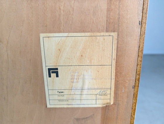 Image 1 of Credenza del Midcentury vetrina in noce credenza vintage 1960