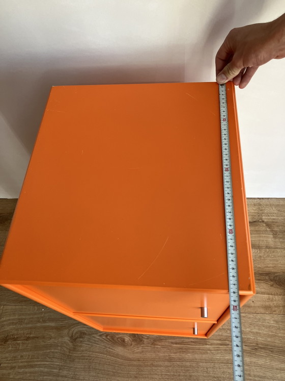 Image 1 of Armoire murale Montana Slim originale à 2 portes, couleur orange - Peter J. Lassen

