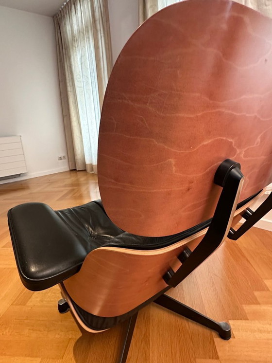 Image 1 of Vitra - Charles & Ray Eames - Sillón con otomana - 670 Lounge Chair